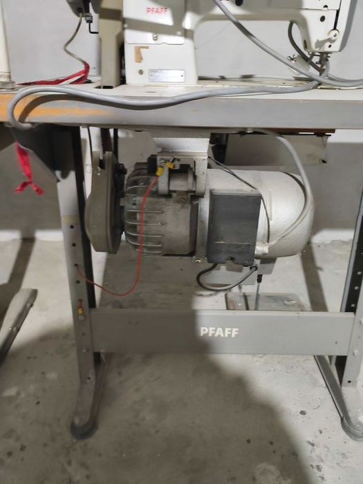 SUPER PRET.  Mașina de cusut  industriala Pfaff