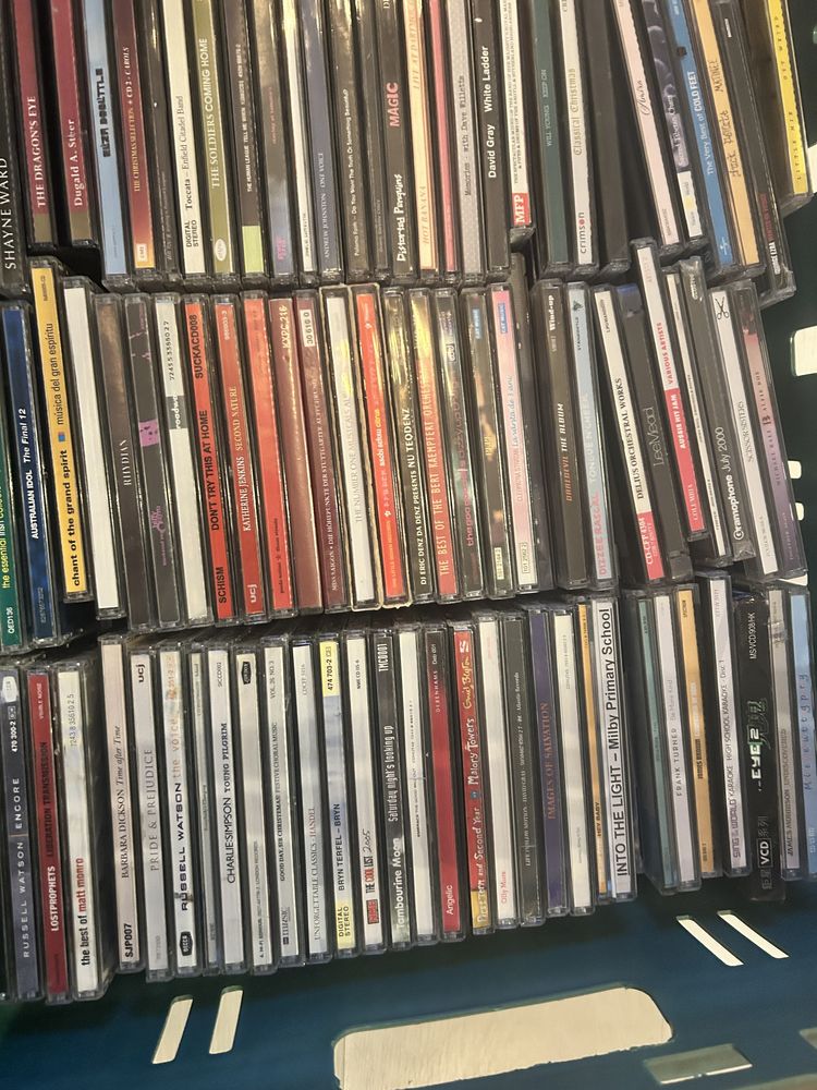 Lot de 230 de Cd-uri diverse