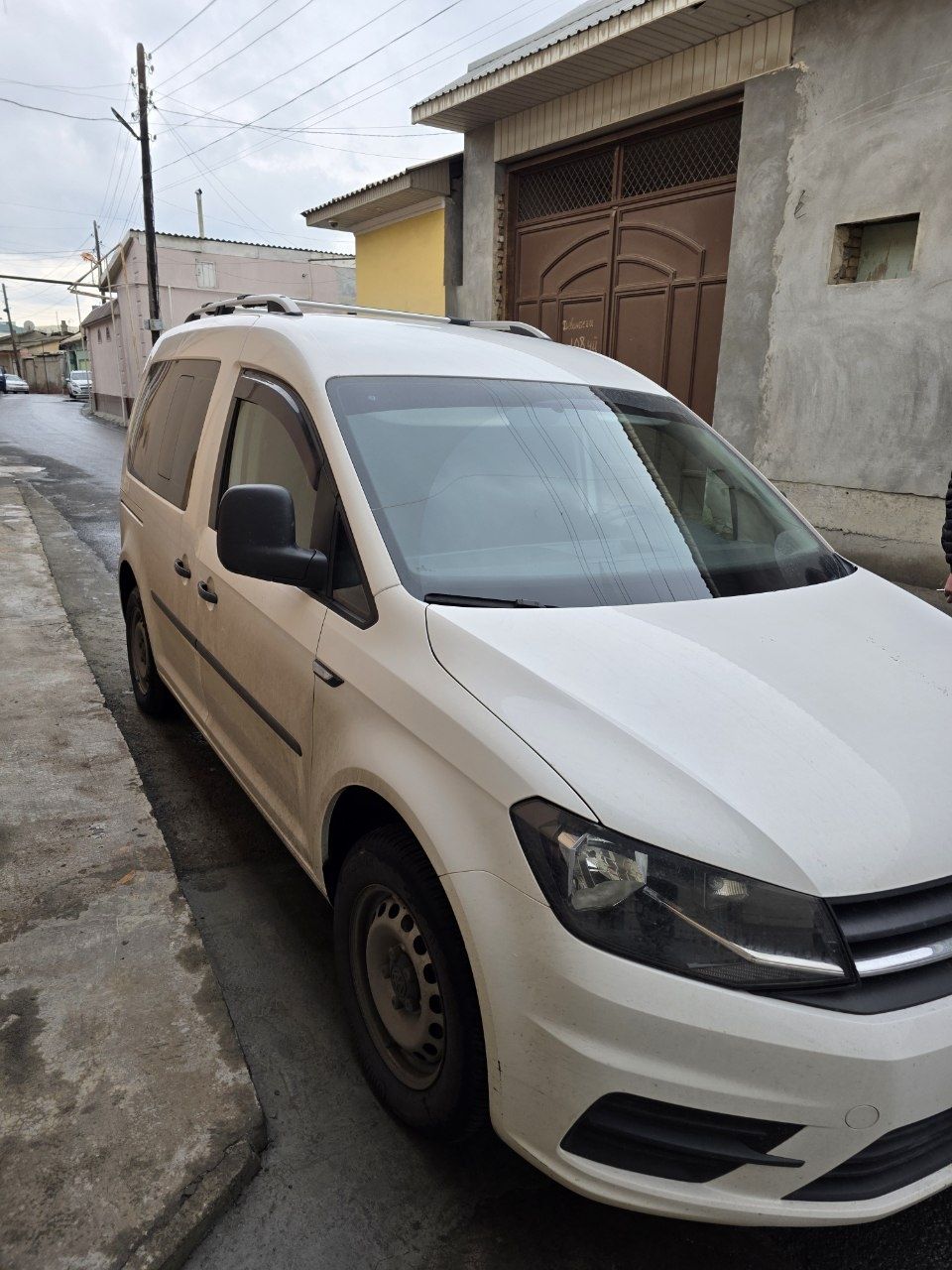Volkswagen Caddy sotiladi
