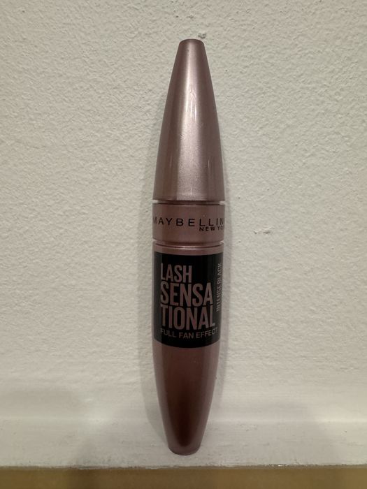 Rimeluri Maybelline  Lash Sensational full fan effect , intense black
