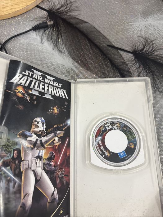 psp Използван Ама работи само батерията му е малко счупен