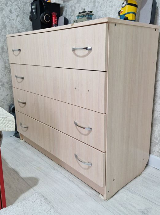 Продам комод для спальни.