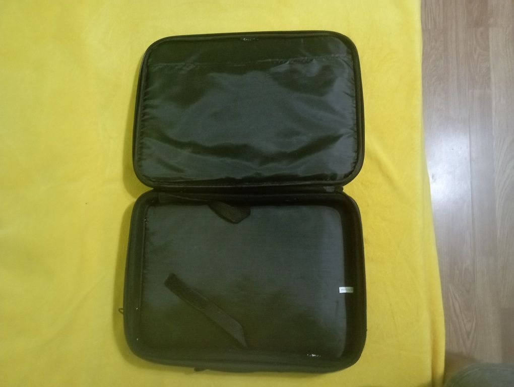 Geanta de laptop Spacer ca noua