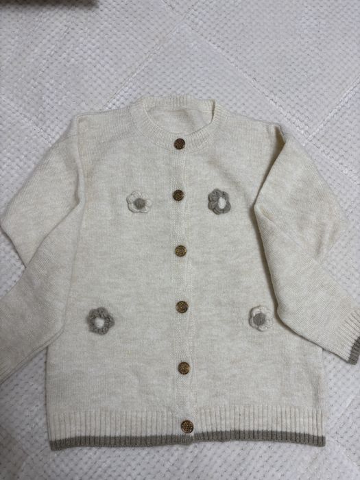 Дамска жилетка в бежово