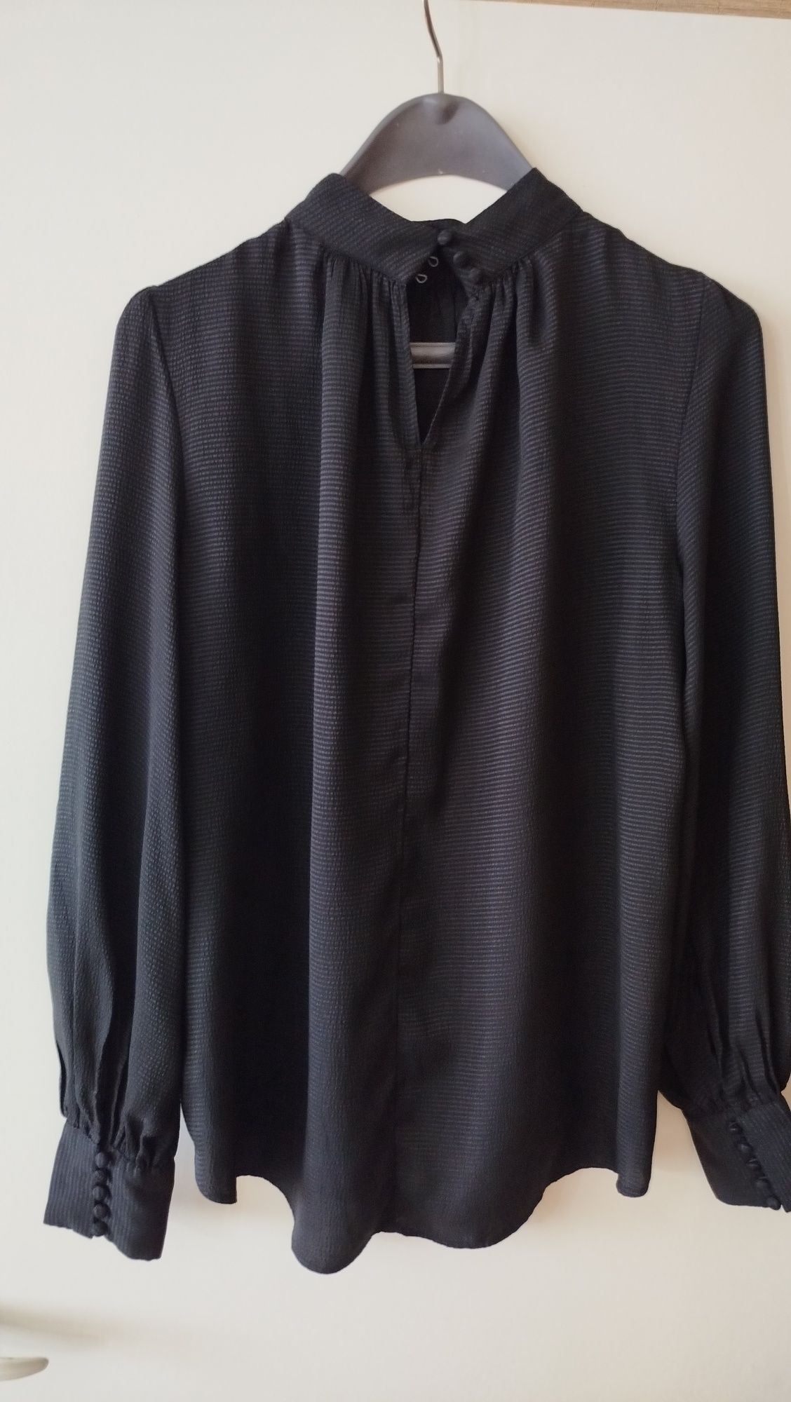 Две стилни ризки H&M