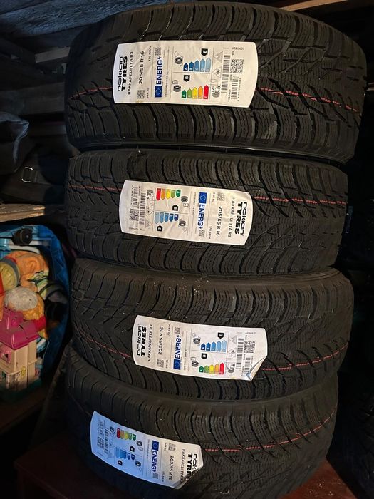 Новая резина на 205/55  R 16, R3