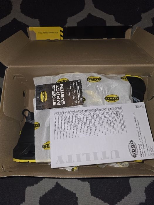 Diadora adidasi de lucru cu protectie nr 41 si 42