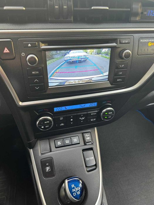 Toyota Auris Hybrid 2015