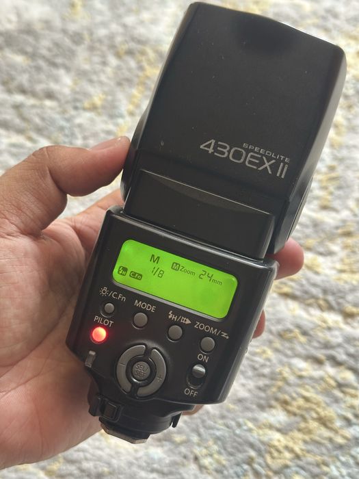 Canon speedlite 430 EX II tez va arzon sotiladi