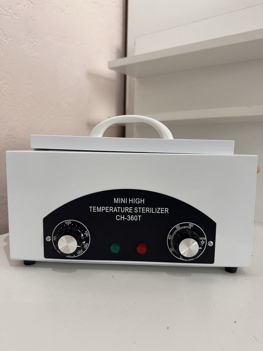 Маникюрный столик