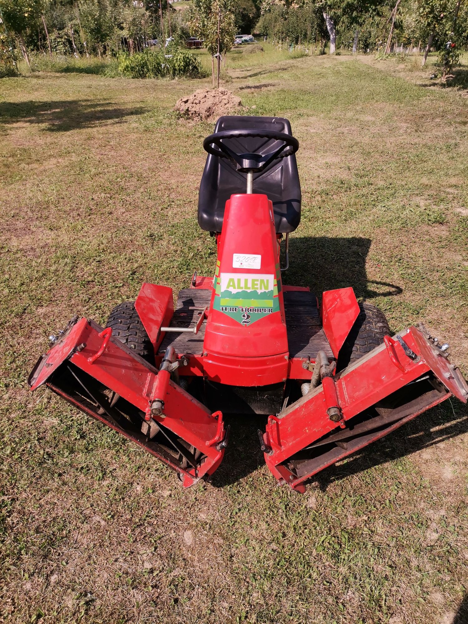 Tractoras de tuns gazon