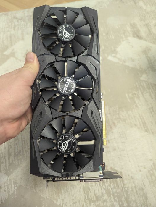 Placă video Asus GeForce gtx 1080 rog strix 8gb