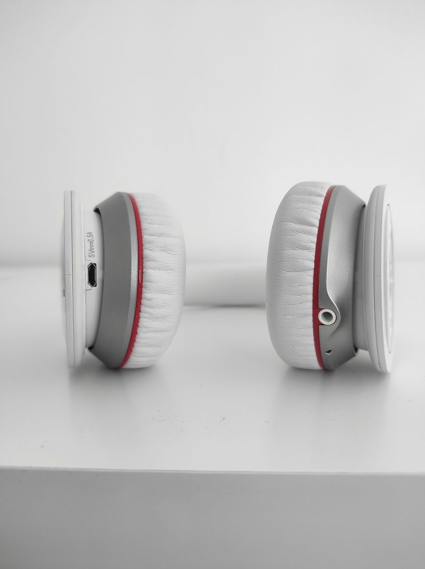 Продам белые наушники Beats by Dr. Dre Wireless Bluetooth (оригинал)