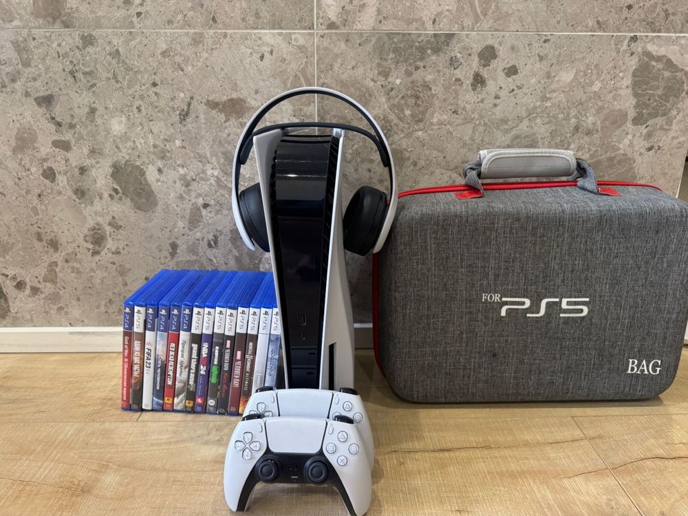 Продам ps5 в идеальном  состоянии есть наушнки игры