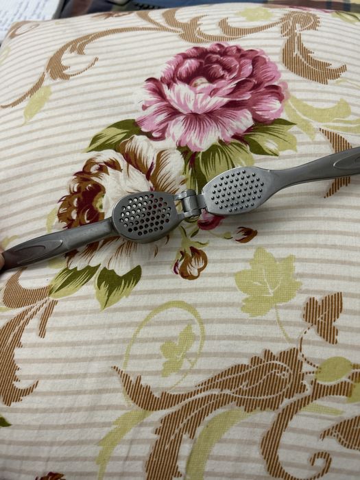 Чеснокодавка в хорошем состоянии