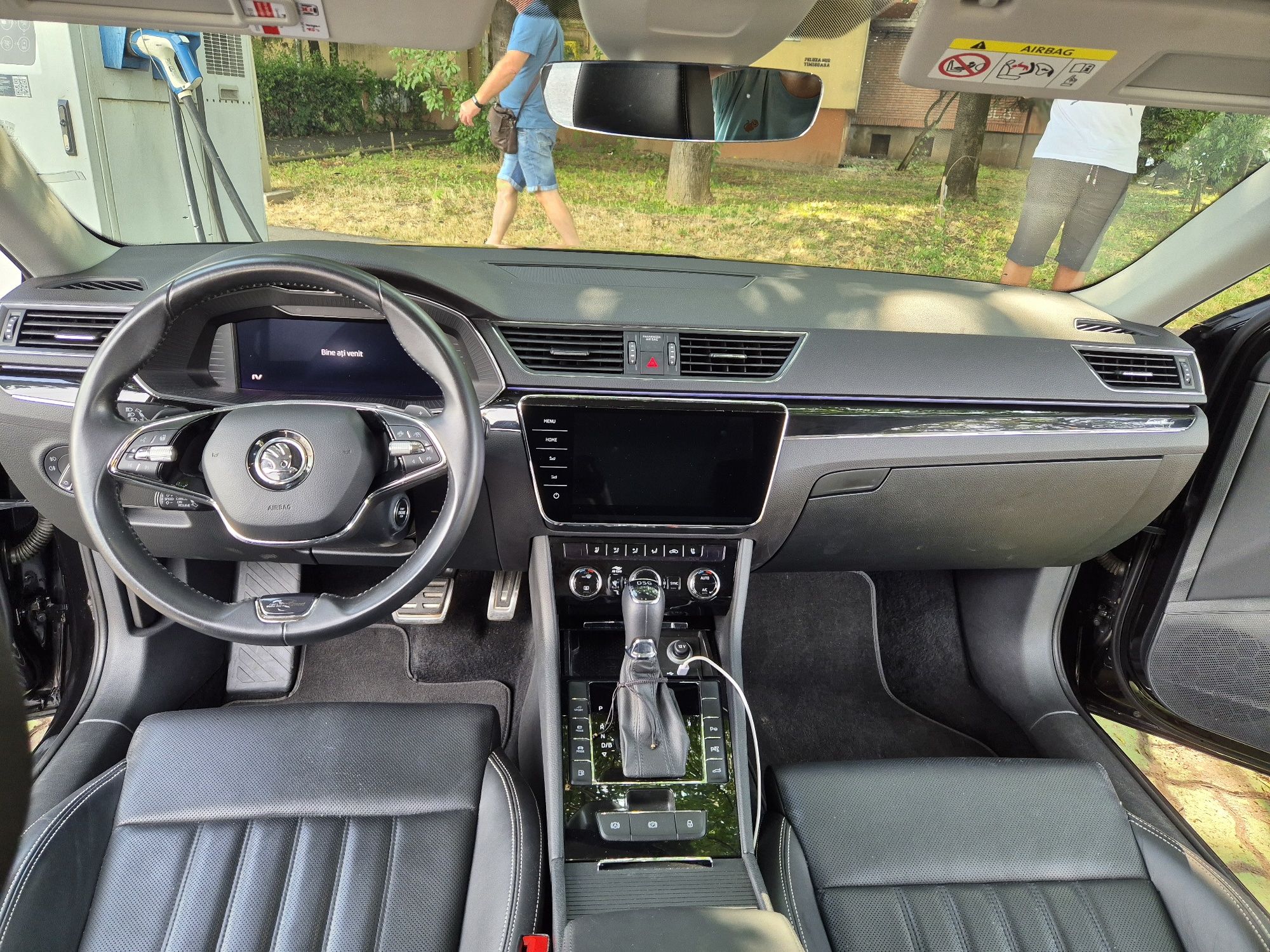 Skoda Superb Combi PlugIn DSG Laurin&Klement Matrix Ambientale
103.011