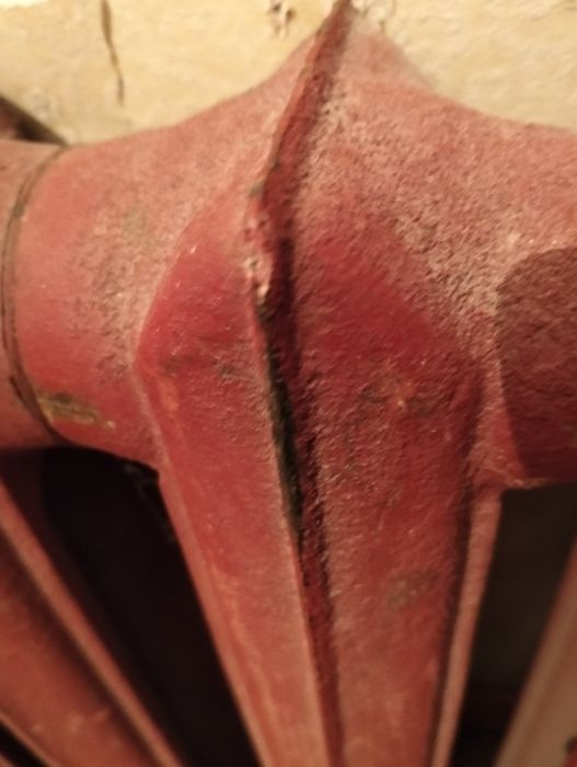 Продам чугунный радиатор