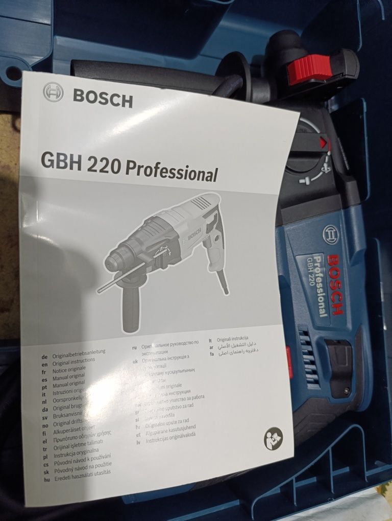 Перфоратор bosch GBH220 новый