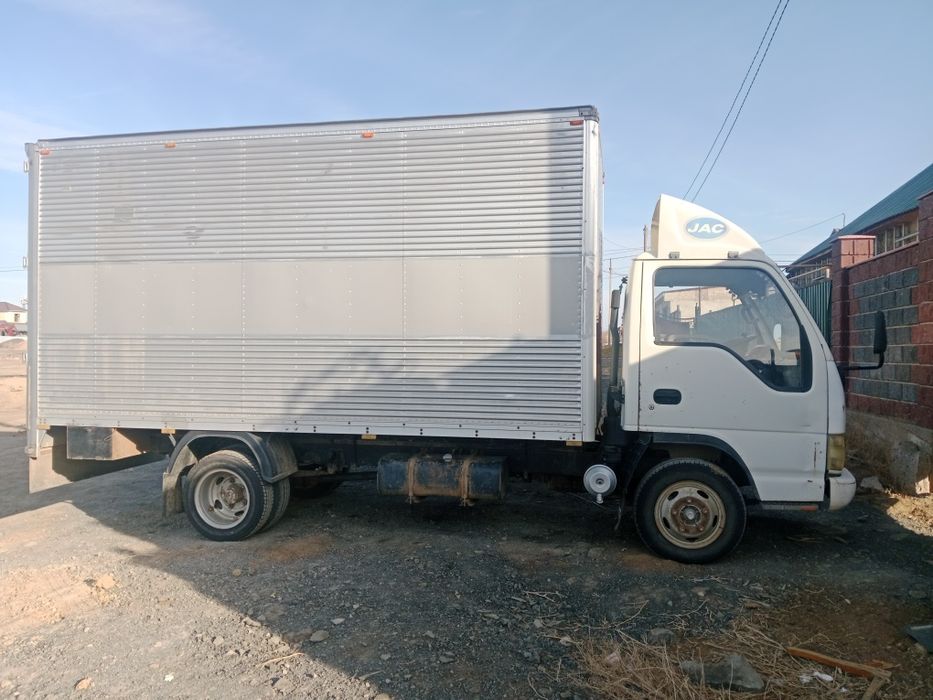 Продам грузовик 3 тонник