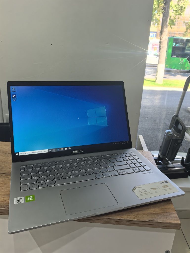 Asus Vivobook Core i3-1005G1