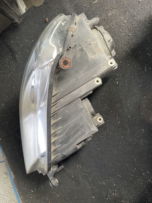 Оригинални фарове за vw тоуран цената е за 1- брой