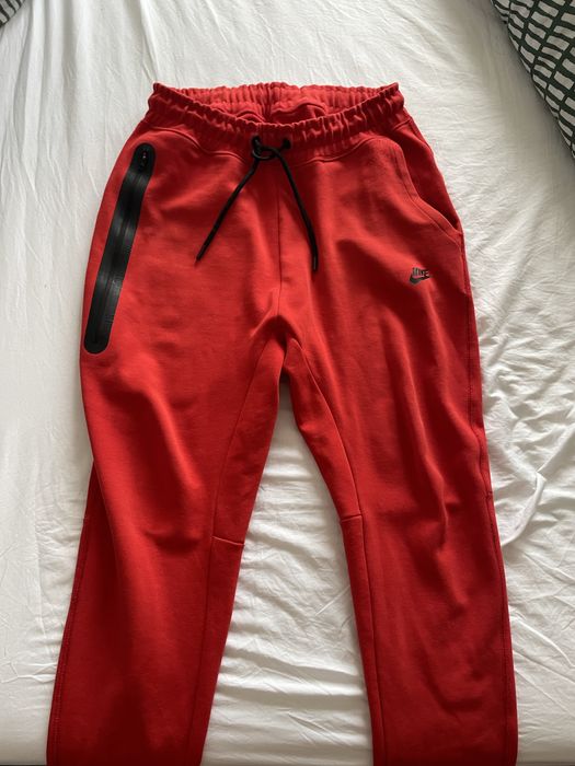 Pantaloni Nike Tech red