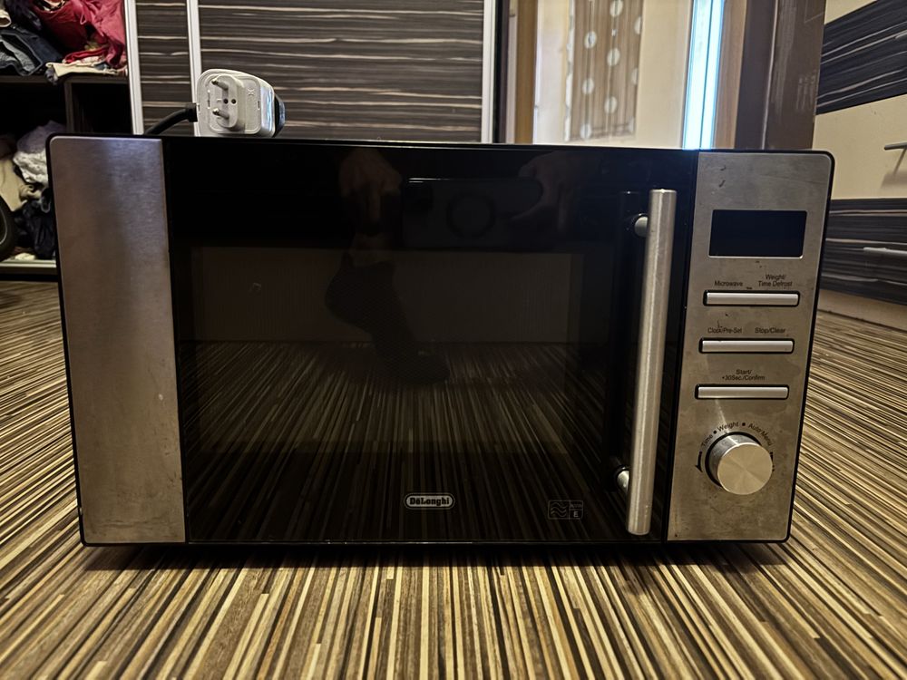 Микровълнова Delonghi 800W