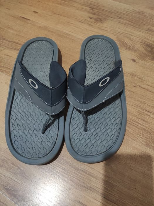Șlapi Oakley mărimea 45