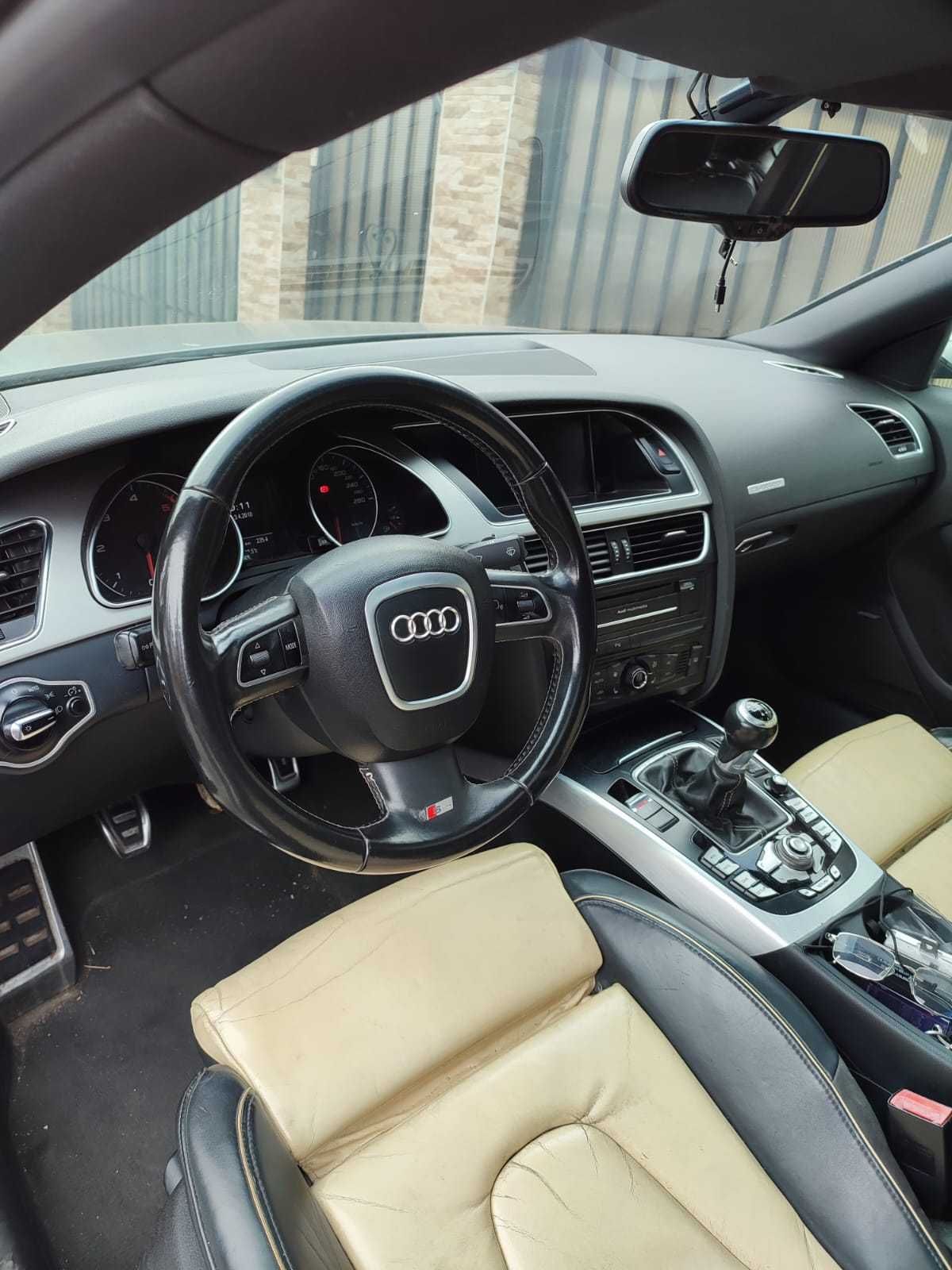 Vand Audi A5 2.0TDI 178CP Manuala