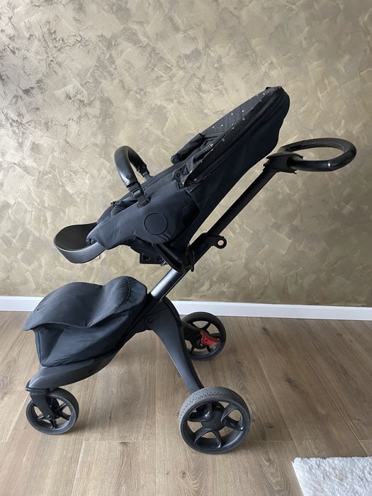 Vând cǎrucior Stokke Xplory X