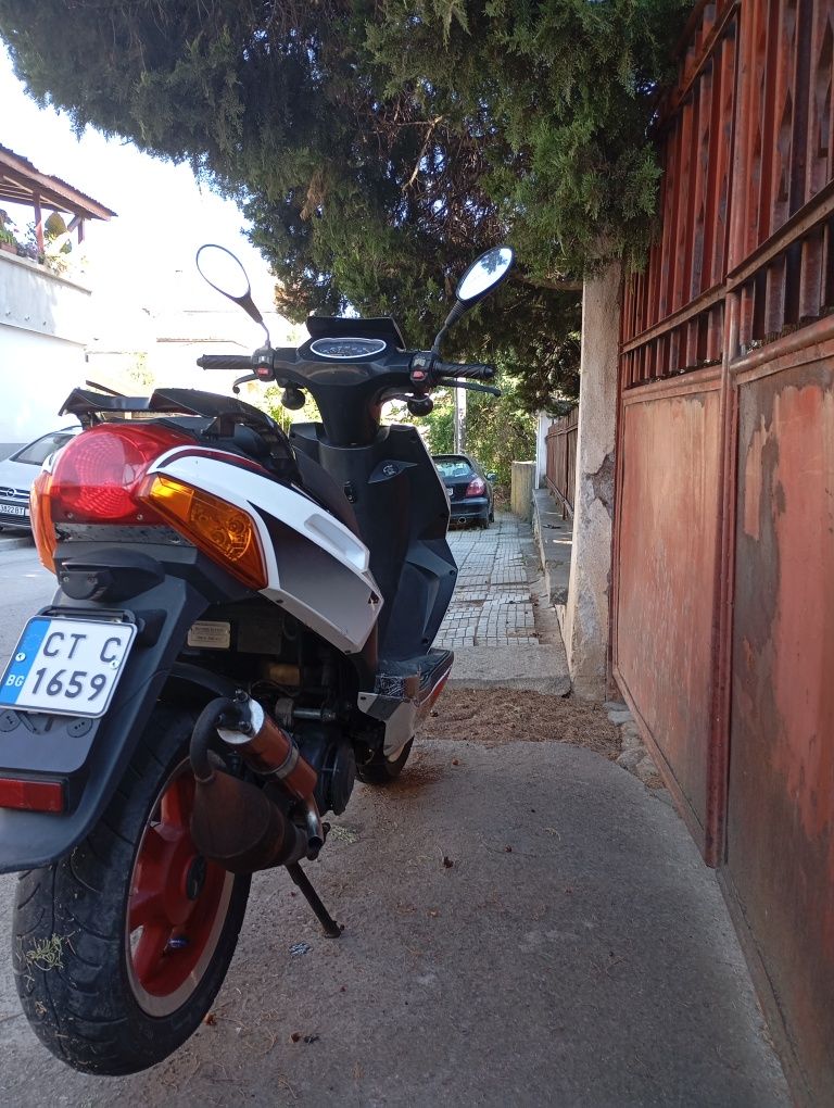 Скутер Omen 50cc