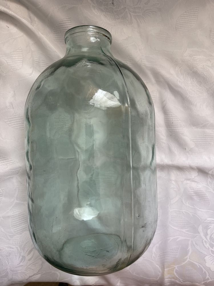 Стеклянная керамические  вазы
