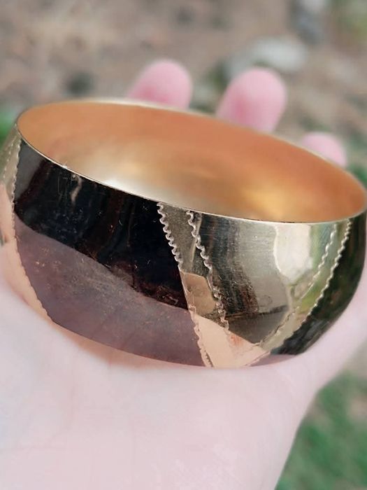 Veche bratara fixa de alama