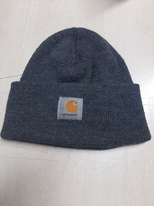 Caciula Carhartt Work în progress .
