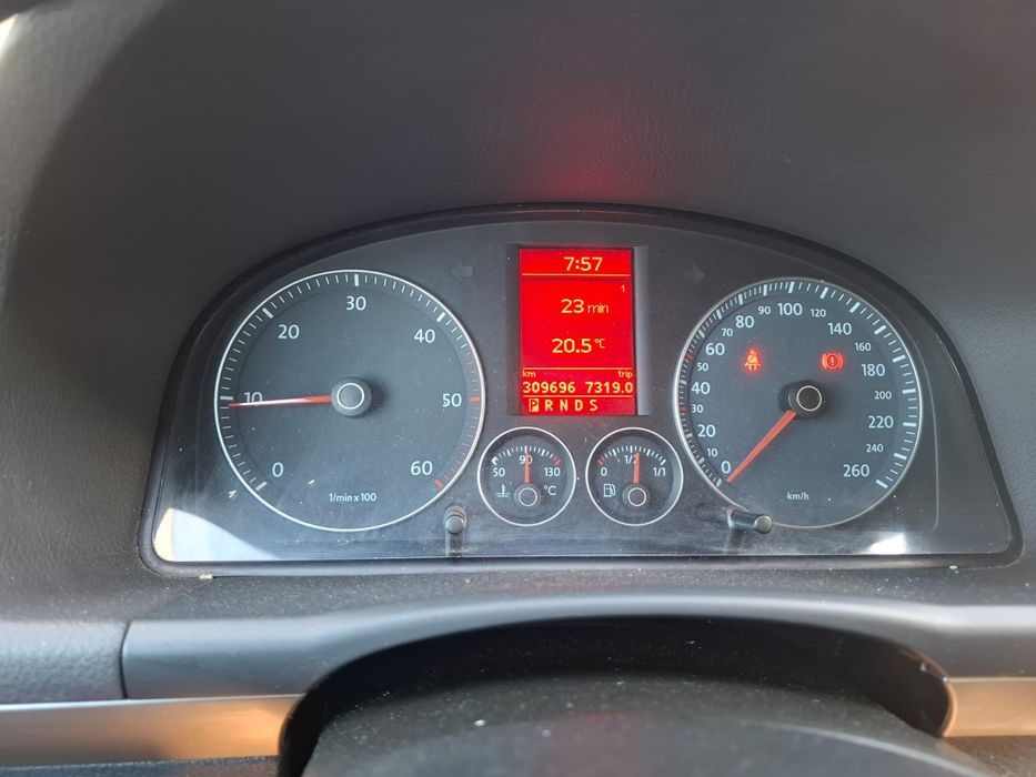 Vând vw touran 2008 dsg