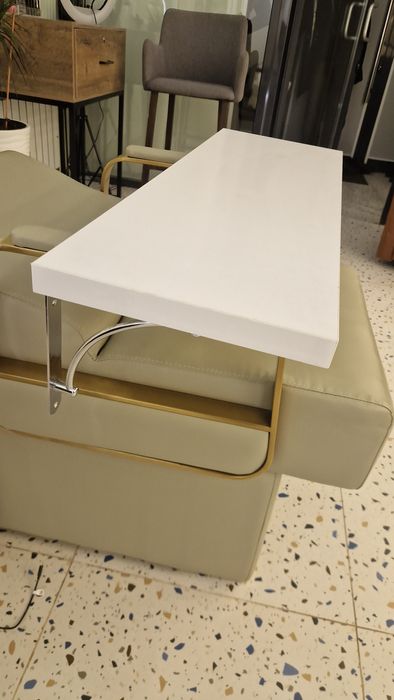 Продам полочку белую