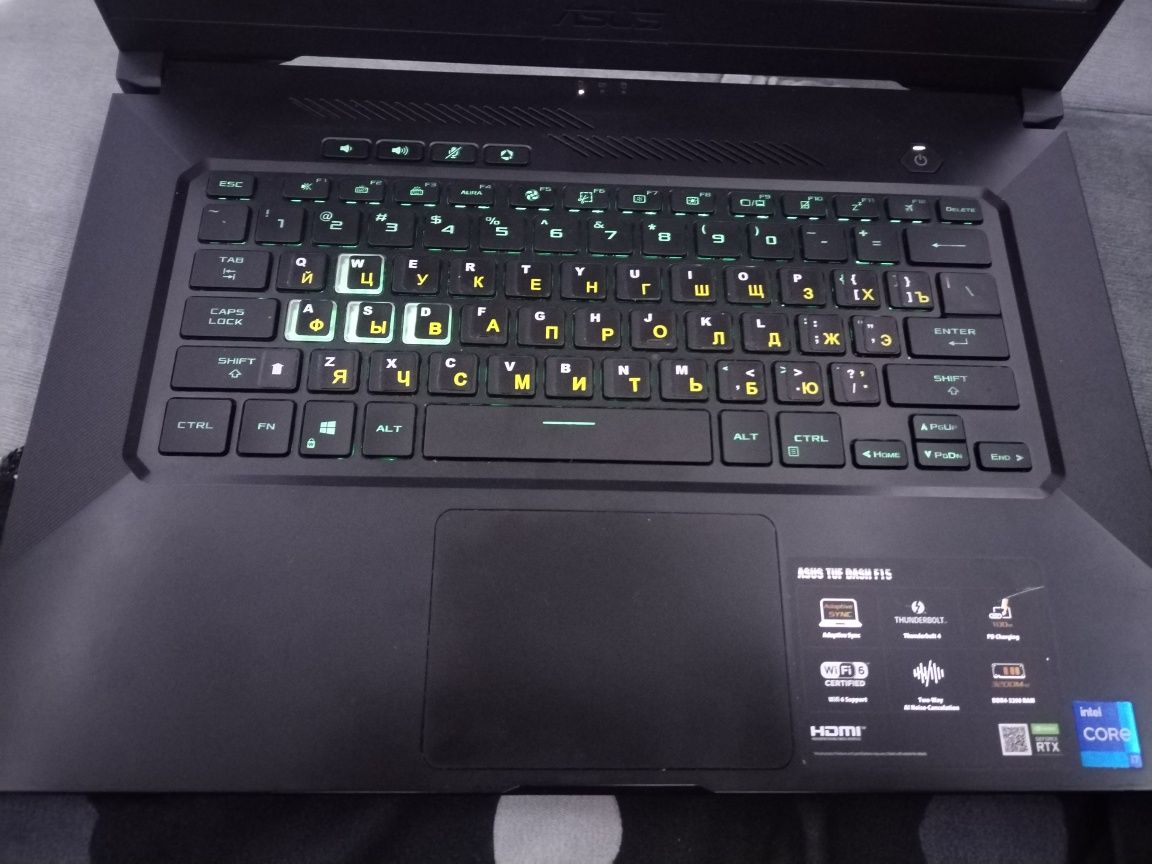 ASUS TUF Dash F15 FX516PE [xolati yangi bilan bir xil]
