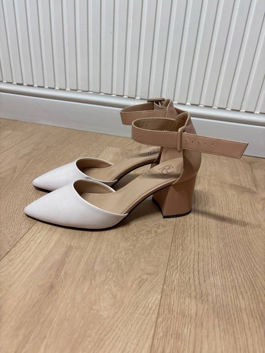 Продам босоножки