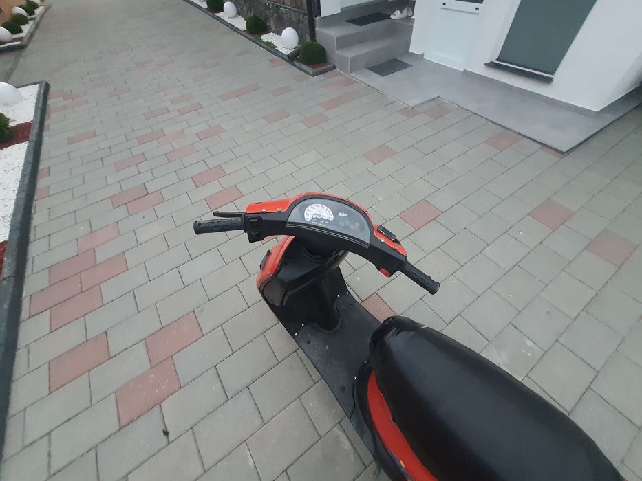 Scuter piaggio zip