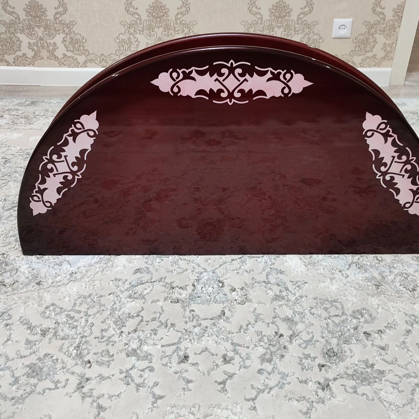 Казахский круглый стол