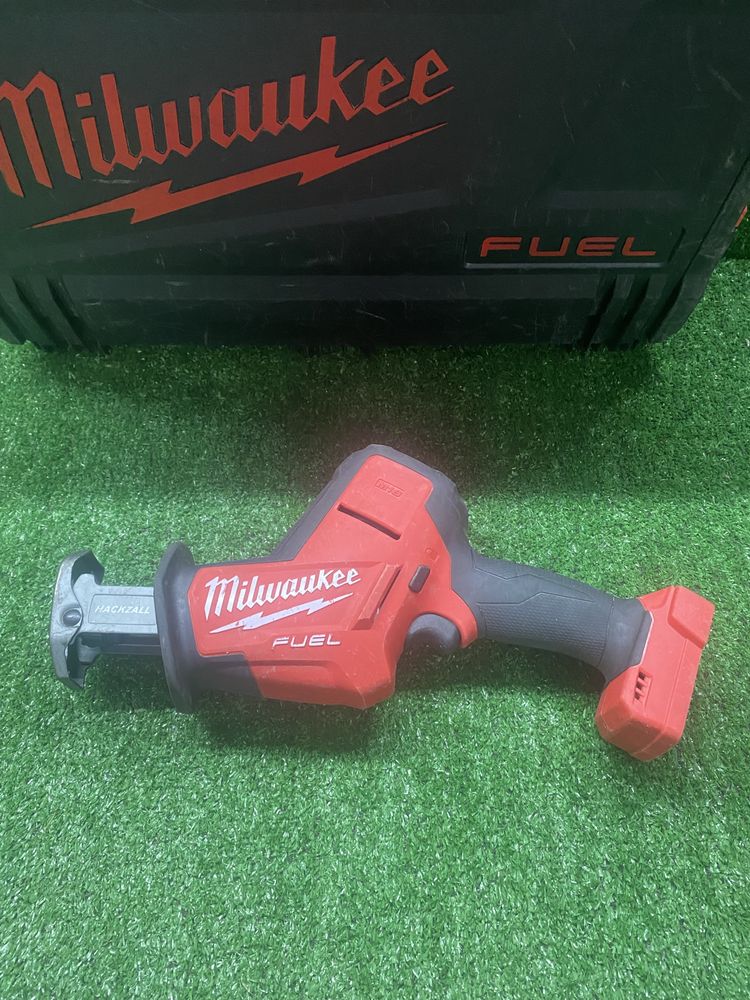 Безчетков саблен трион Milwaukee M18 FHZ