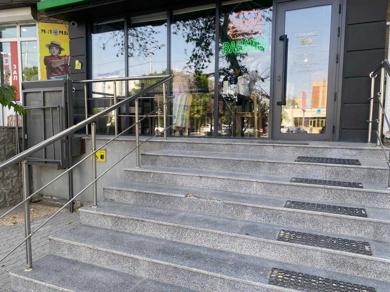 Сдаём помещение в центре 7мкр 12 дом