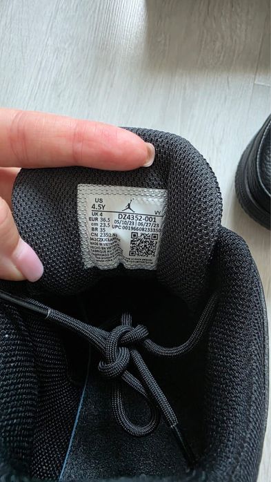 Vand Adidasi Jordan marimea 36,5 interior 23,5