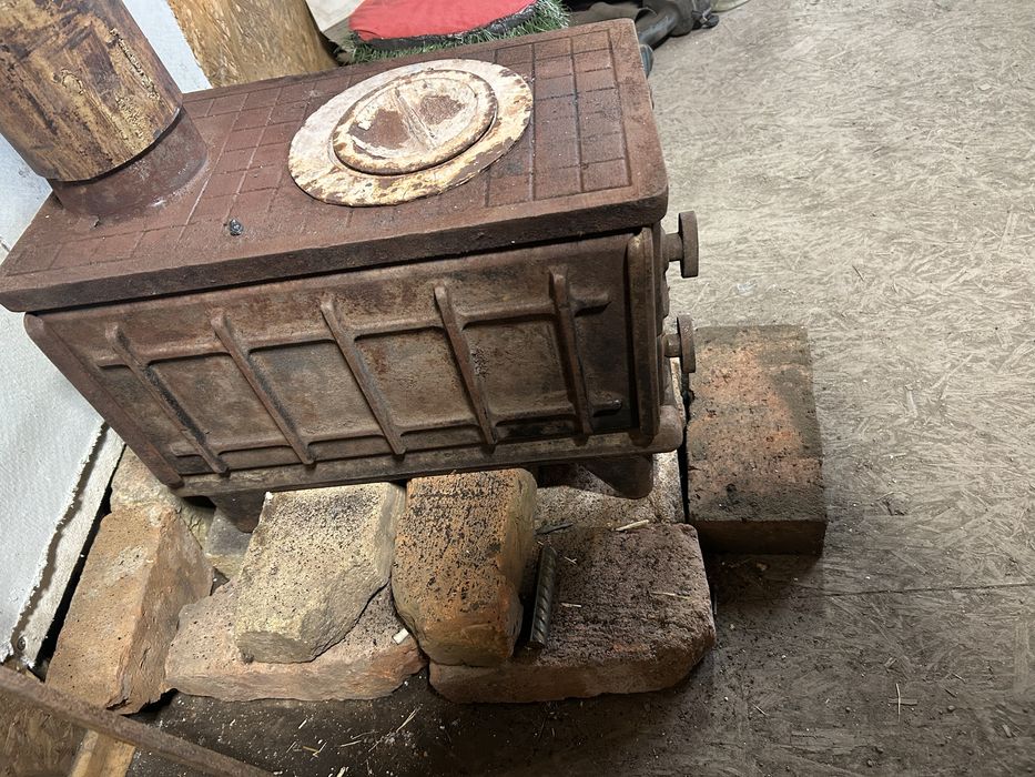 Продам буржуйку чугунную