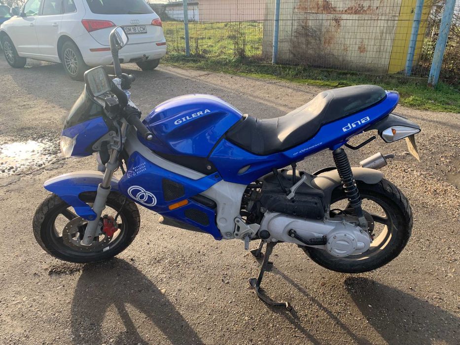 Vând motocicletă Gilera DNA 50cc