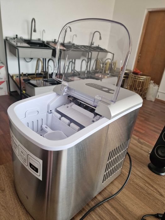 Aparat electric cuburi gheata -uz casnic -transport gratuit