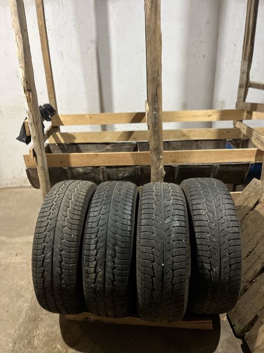 Продам зимнию резину 275/60/R20