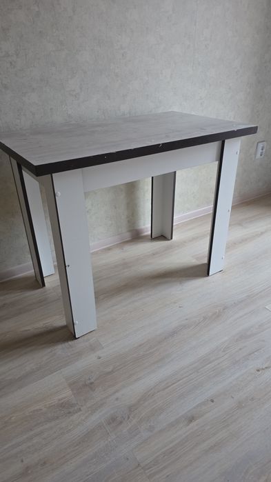 Кухонный стол маленький