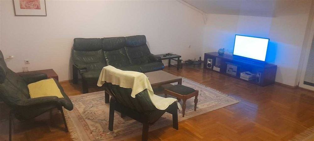 Дава се под наем Двустаен апартамент в Бургас, Възраждане - 58 кв.м за 178.5 € - Снимка #3