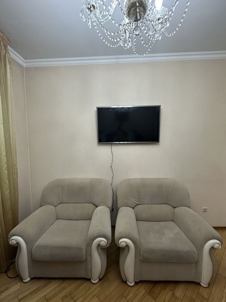 Продаю диван и кресло комплект